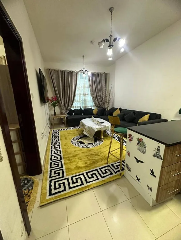 بقسط شهري 2950 فقط شقة غرفة و صالة للبيع في السيتي تاور : Image 1