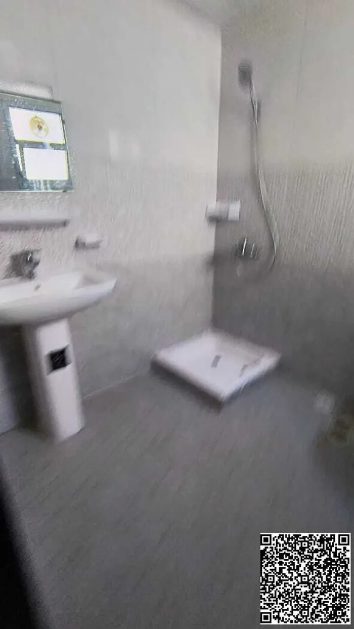 شقة غرفتين وصالة مع 2 حمام وبلكونة وتكييف مركزي للإيجار في الجرف 3 – ثاني ساكن ومساحات واسعة بالقرب من جميع الخدمات : Image 1