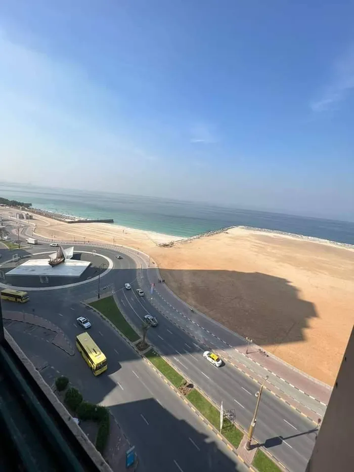 للايجارالسنوي غرفتين  وصاله2حمام في الكورنيش اطلاله مباشره البحر عجمان/For annual rent: 2 bedroom, living room, and bathroom in Ajman Corniche, with direct sea view. : Image 1