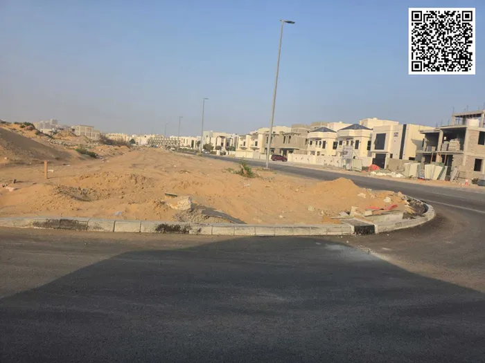 أرض على الشارع الرئيسي بالحليو مقابل سفير مول 1733 قدم : Image 1