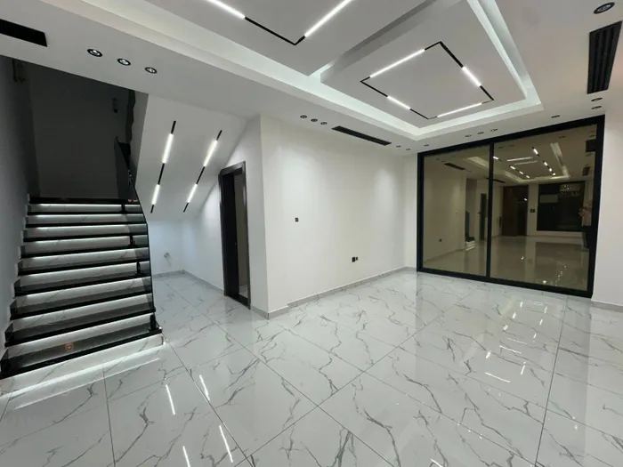 Town house villa : Image 1