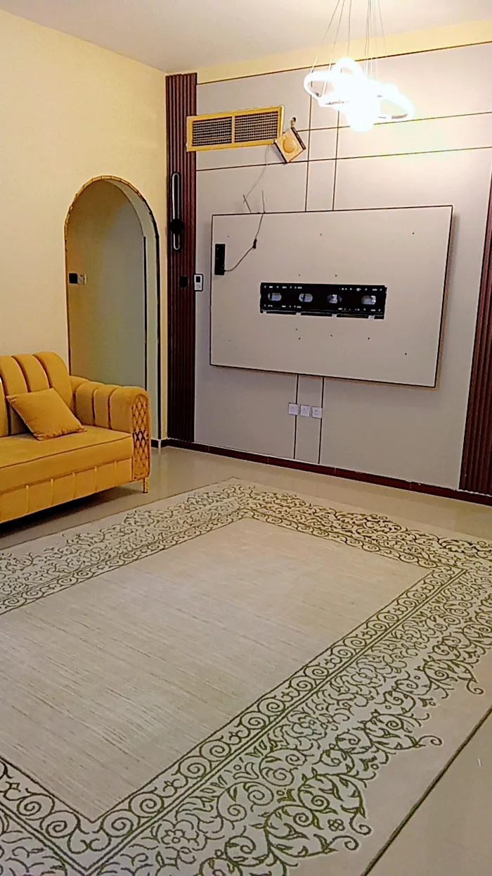 للايجار الشهري شقه غرفه وصاله للايجار بعجمان النعيميه شارع الملك فيصل مقابل سطنبول هايبر ماركت مفروشه فرش فندقي مساحه واسعه جدا 
4500  شامل جميع الفوتير : Image 1