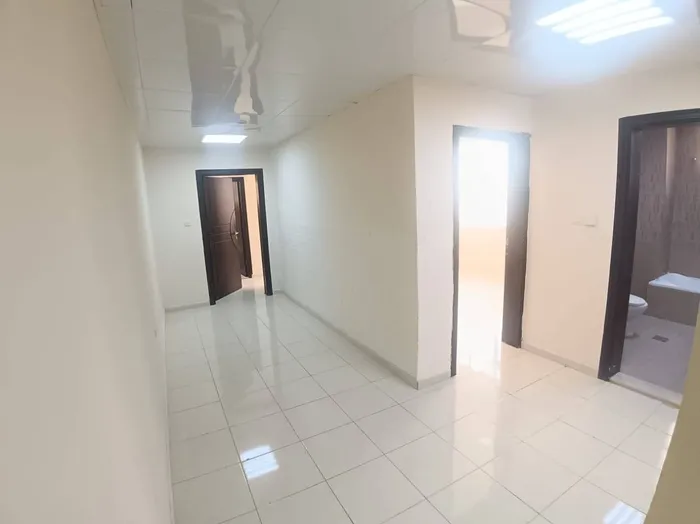 شقة 3 غرف مساحات واسعة 43 الف بعشارج : Image 1