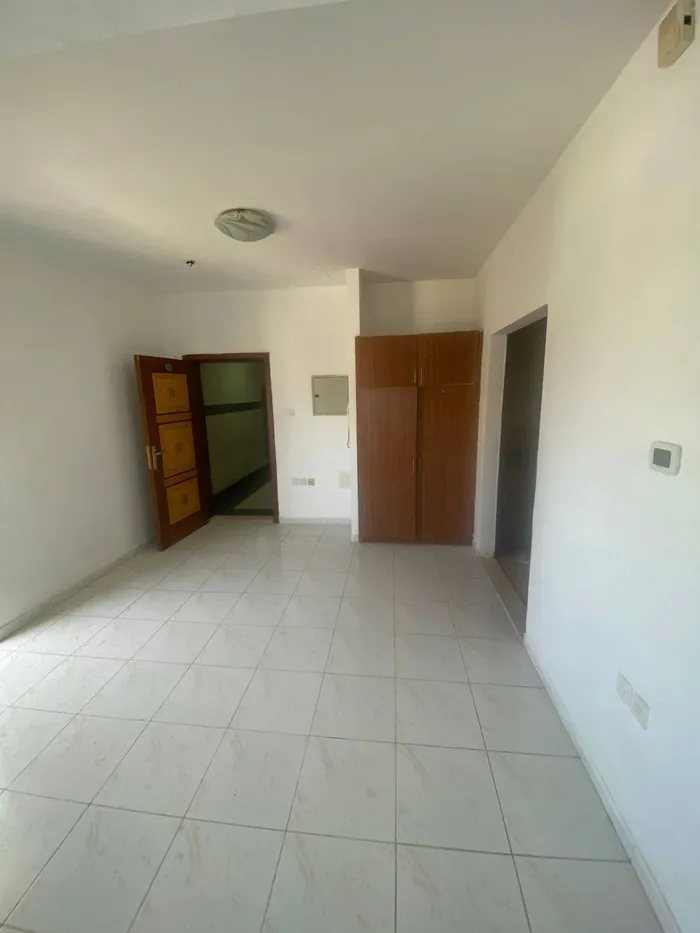 Annual rental studio in Ajman - Rashidiya 3 Muroor Street : Image 1