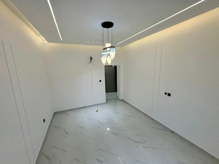 Four large rooms and a maid's room. The house is spacious and beautiful : Image 1