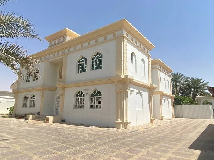 للايجار فيلا أنيقة بثلاث غرف نوم في الطوية العين : Image 1