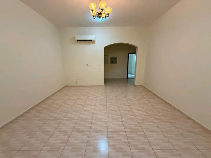 شقة للإيجار في الظاهر, العين : Image 1