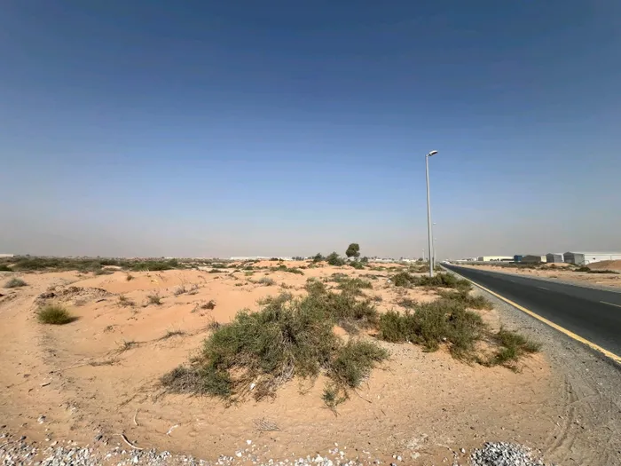 قطعه ارض البليده 1 -  امام المسجد - السعر لقطه : Image 1