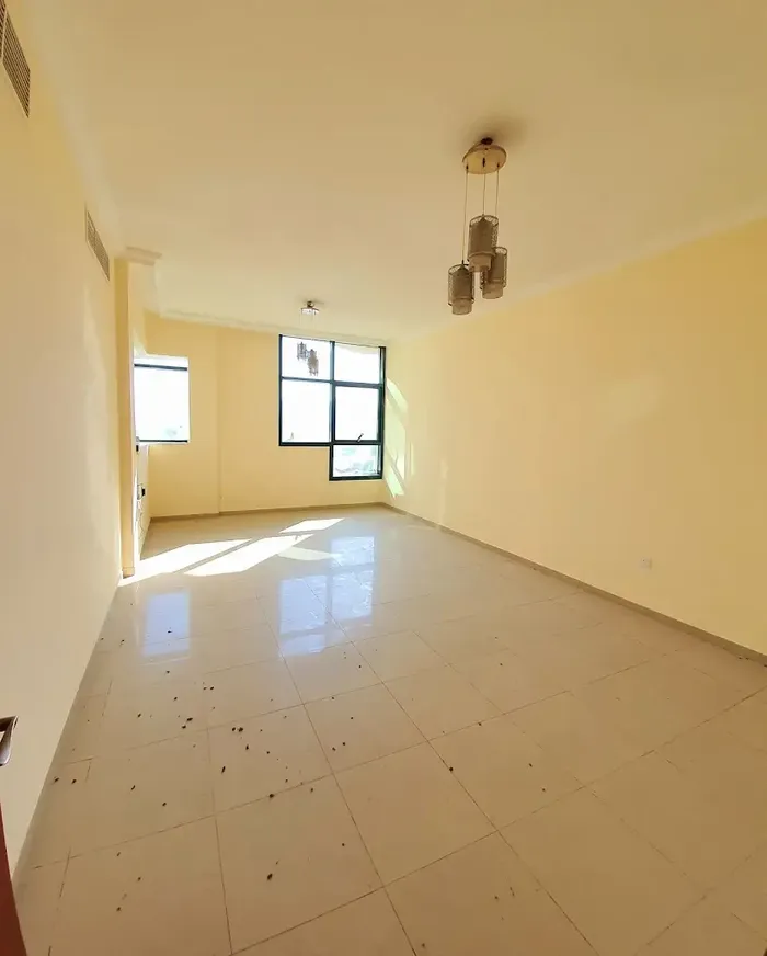 For Sale Apartment in Al Rashidiya, Ajman : Image 1