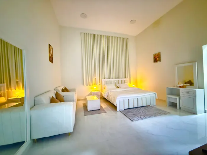 Furnished Studio : Image 1