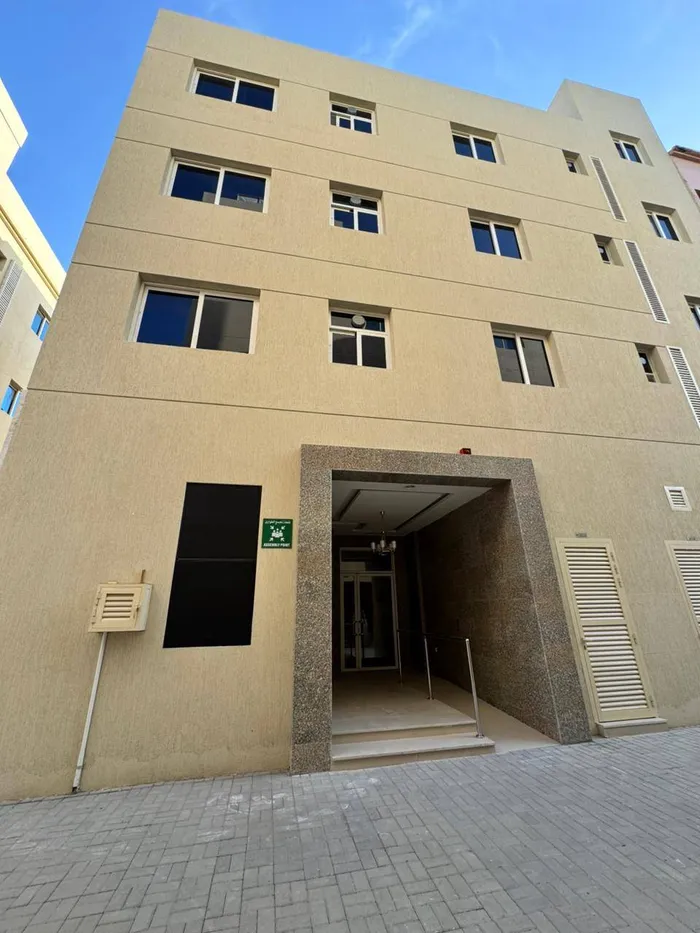 For Sale Building in Muwailih Commercial, Sharjah : Image 1