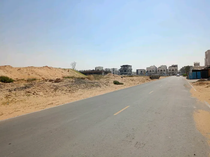 قطعة ارض للبيع تصريح بناء ارضي و6 طوابق متاح قطعتين خلف بعض للبيع السريع : Image 1