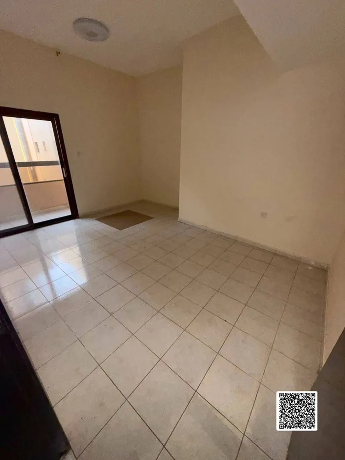للايجار السنوي  في عجمان ✨ غرفه وصالة  في الكورنيش ببلكونه 🏢 بناء نظيف + تشطيب قبل الاستلام 🌿 سكن هادئ ومناسب للعائلاتFor annual rent in Ajman ✨ One bedroom and living room with balcony on the Corniche 🏢 Clean building + finished before handover 🌿 Qu : Image 1
