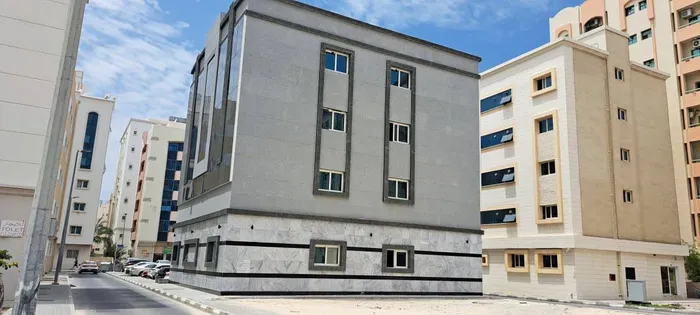 🏢 للبيع بناية جديدة في البوطينة – الشارقة | 6 شقق + استوديو | أول ساكن | موقع حيوي : Image 1
