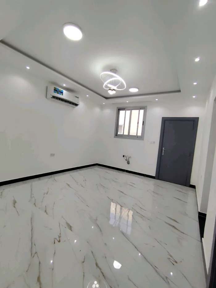 📢 للإيجار ملحق غرفة وصالة في رملة زاخر

ملحق نظيف جدا ومرتب، يتكون من غرفة وصالة بمساحة واسعة، ضمن فيلا نظيفة وهادئة.

📍 الموقع رملة زاخر – بالقرب من شارع المدارس : Image 1
