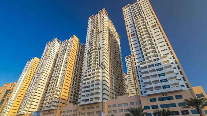 🏡 للبيع | شقة فاخرة 3 غرف وصالة في أبراج عجمان ون – الراشدية 3 : Image 1