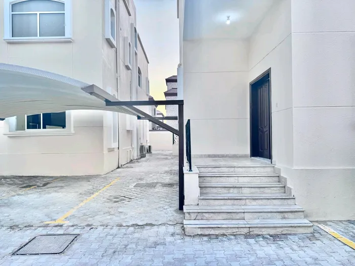 For Rent Apartment in Khalifa City, Abu Dhabi : Image 1