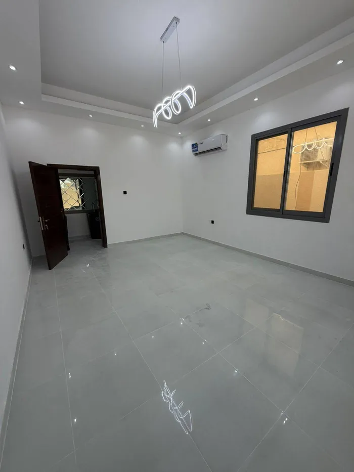 Villa for sale - Al Yasmeen - Ajman | Etihad Plan | Including water, electricity and air conditioners. A classy villa for sale in Al Yasmeen area - Ajman within the Etihad Plan, fully ready with water, electricity and air conditioners, luxurious fini : Image 1