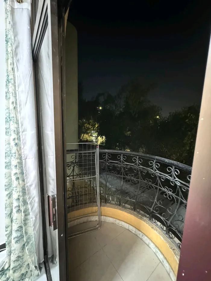 Furnished studio available for rent : Image 1