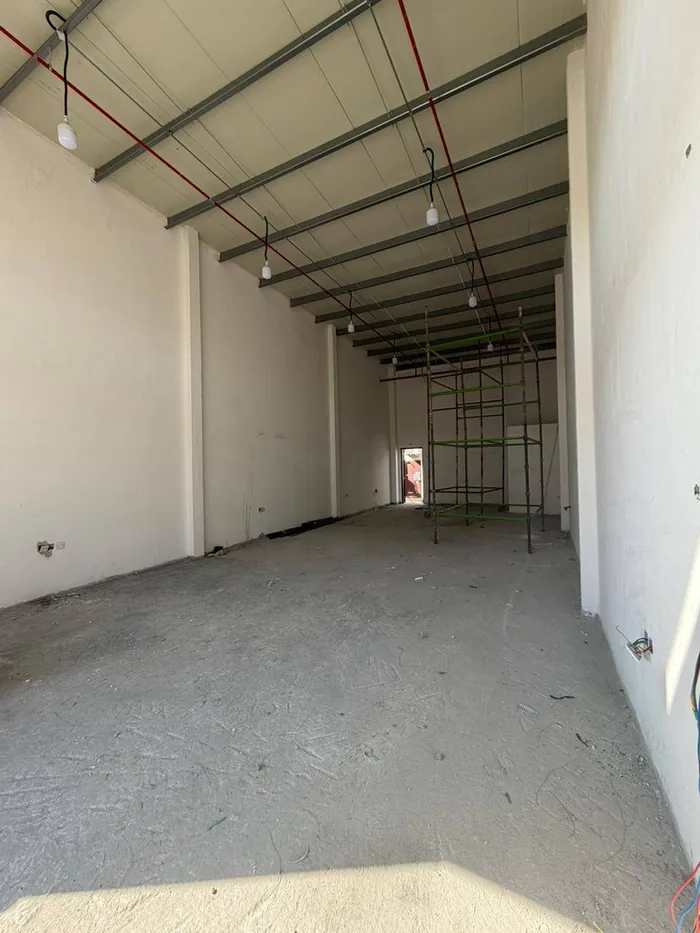 New Warehouse for Annual rent in Al Jerf Industrial - Ajman First Tenant Location Al Jerf Industrial Area Condition Brand New (First Tenant) Size 3400 SqFt. Annual rent AED140000 (4 payments) Discounted to AED120000 Security Deposit 5% Refundable) De : Image 1