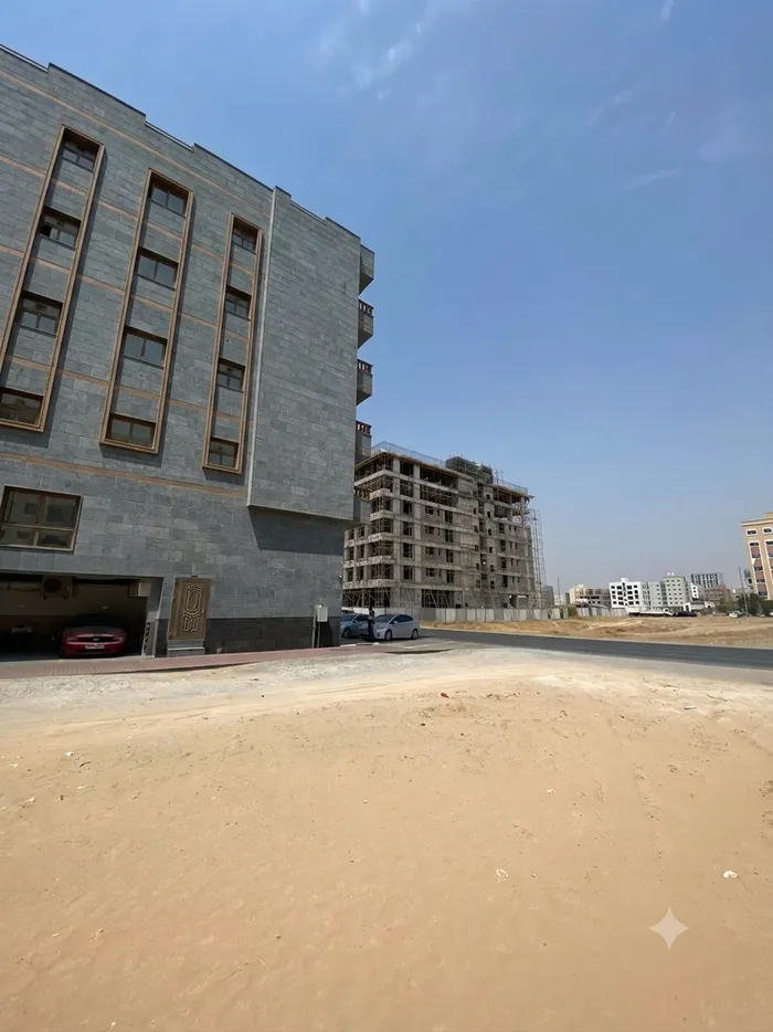 بناية جديدة | 29 وحدة | دخل سنوي 986 ألف  للبيع بناية سكنية تجارية في صناعية الجرف – عجمان : Image 1