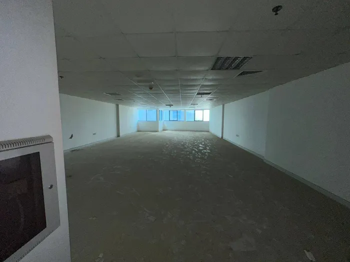 للإيجار مكتب تجاري بمساحة 1,640 قدم² في أبراج الفالكون | Office for Rent – 1,640 Sq.Ft in Falcon Towers : Image 1