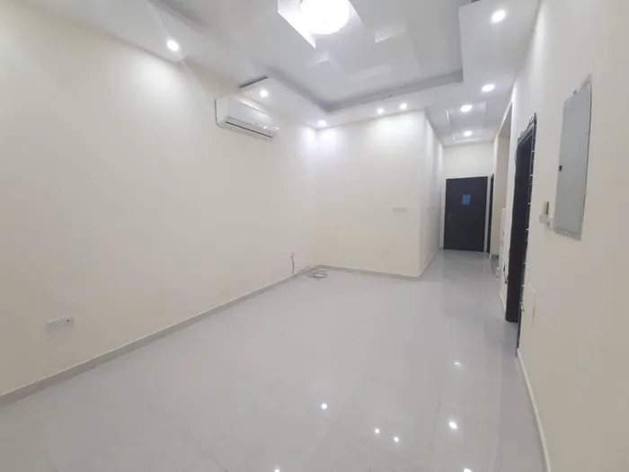 town house for rent : Image 1