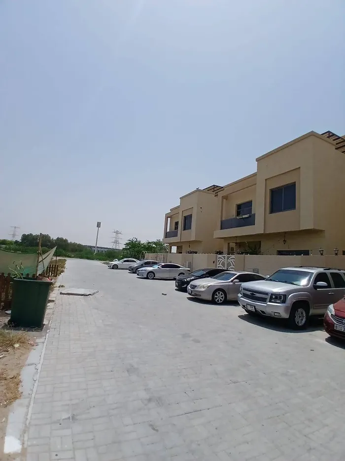 فيلا للبيع في الياسمين – عجمان | أول ساكن | تملك حر | تشطيبات راقية : Image 1