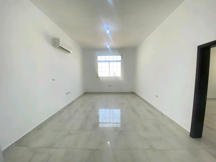 For Rent Apartment in Shakhbout City, Abu Dhabi : Image 1