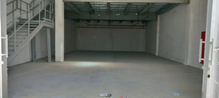New Warehouse for Annual rent in Al Jerf Industrial - Ajman First Tenant Location Al Jerf Industrial Area Condition Brand New (First Tenant) Size 3400 SqFt. Annual rent AED140000 (4 payments) Discounted to AED120000 Security Deposit 5% Refundable) De : Image 1