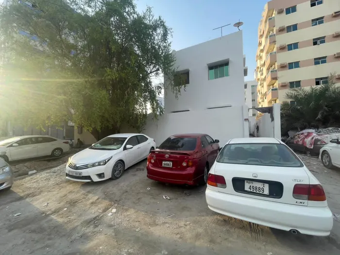 بناية للبيع في النخيل عجمان بدخل 100 ألف : Image 1