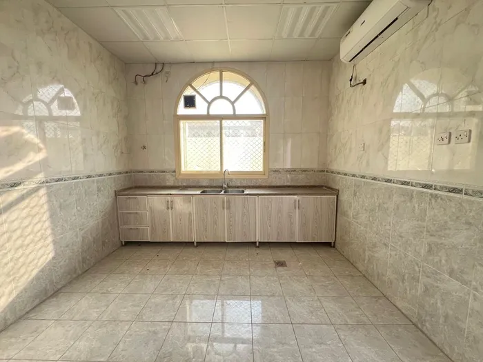 فيلا للإيجار في الشيف, Sharjah : Image 1