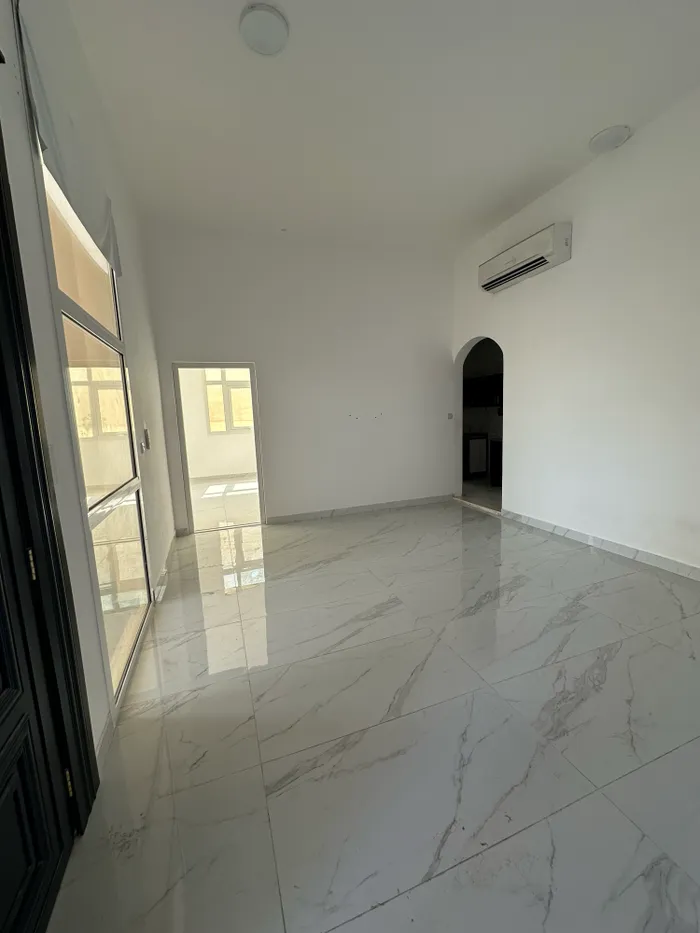 شقة للإيجار في مدينة الرياض, ابوظبي : Image 1