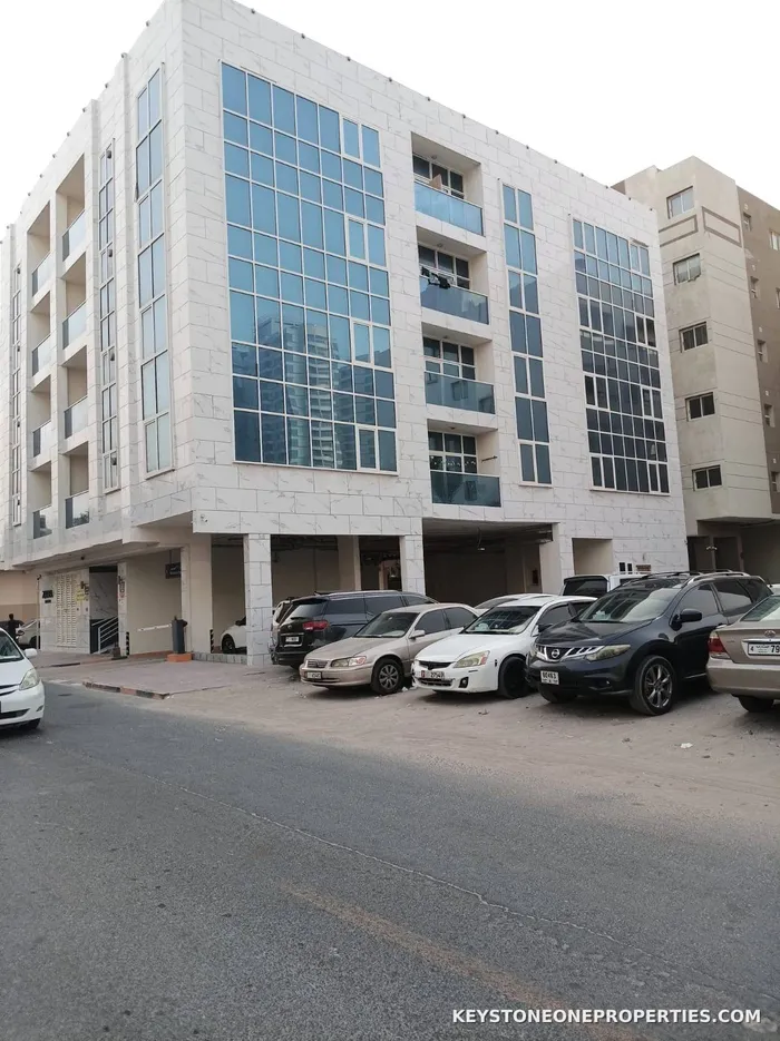 بناية للبيع في الراشدية 2, عجمان : Image 1
