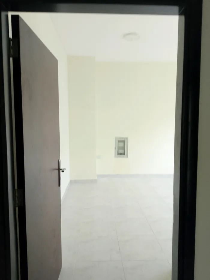شقة للإيجار في البوطينه, Sharjah : Image 1