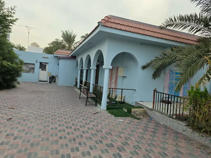 للإيجار فيلا في الشهباء, Sharjah : Image 1